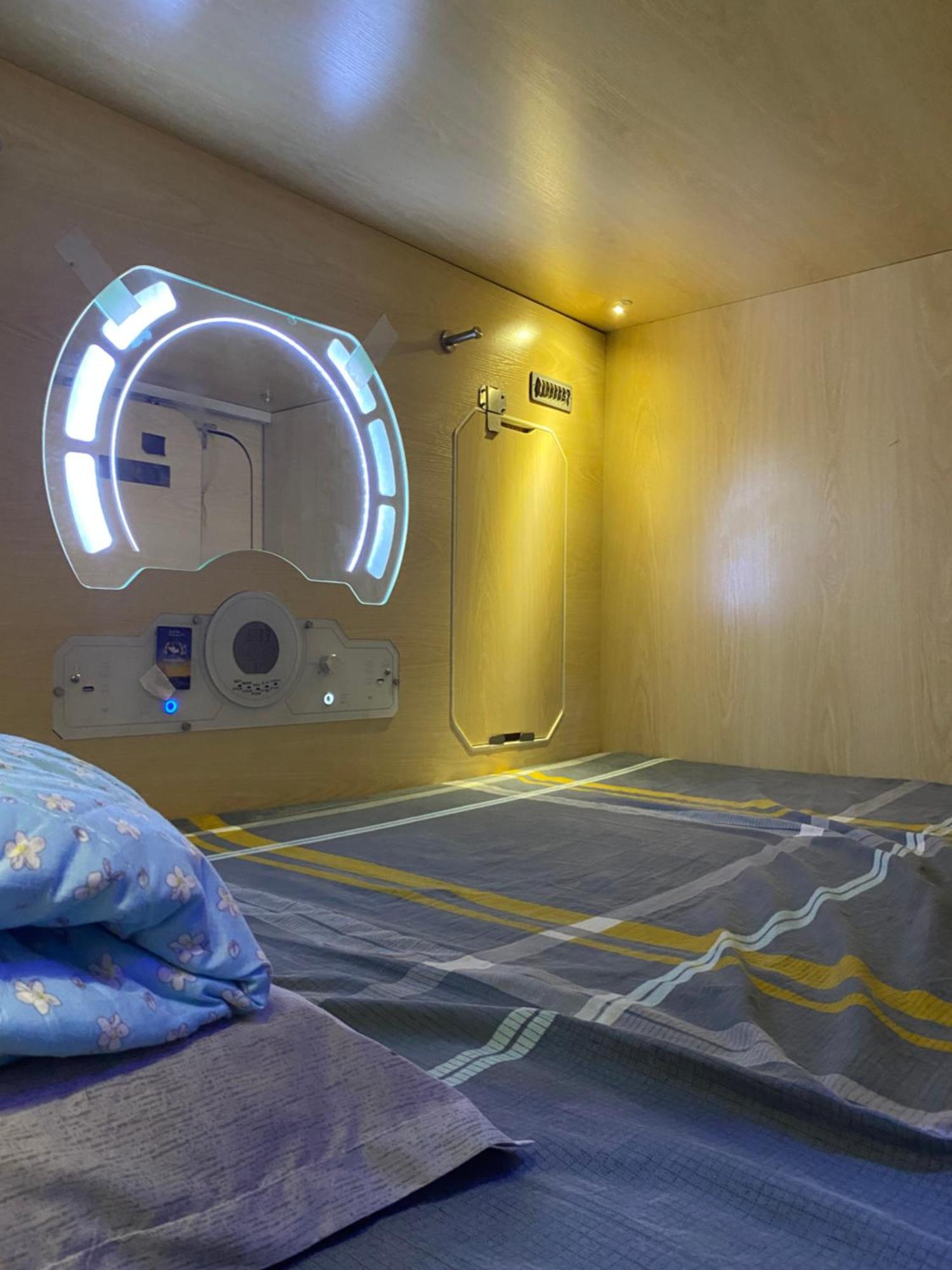 Sleep Cubee Hostel Hong Kong Bagian luar foto